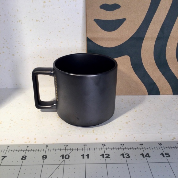 2016 Starbucks Kenya Black Coffee
Mug Cup With Gold Elephant 14 fl oz
EUC - Picture 5 of 8